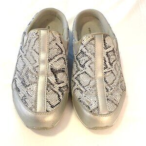 Easy Spirit Slip on Traveltime Clogs Wide (9WW)